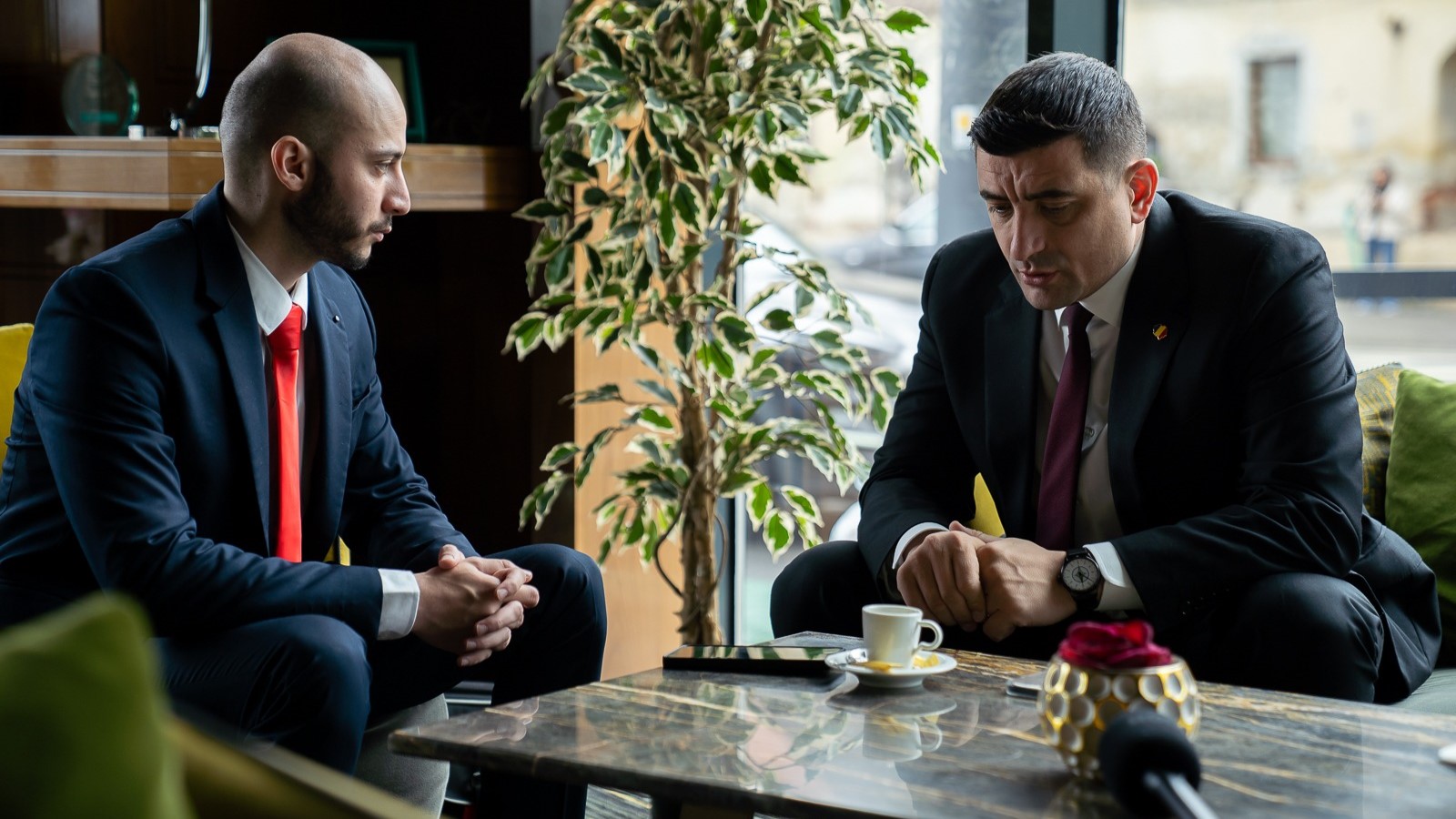 „A jövő felé kell néznünk” - Interjú George Simion AUR elnökével