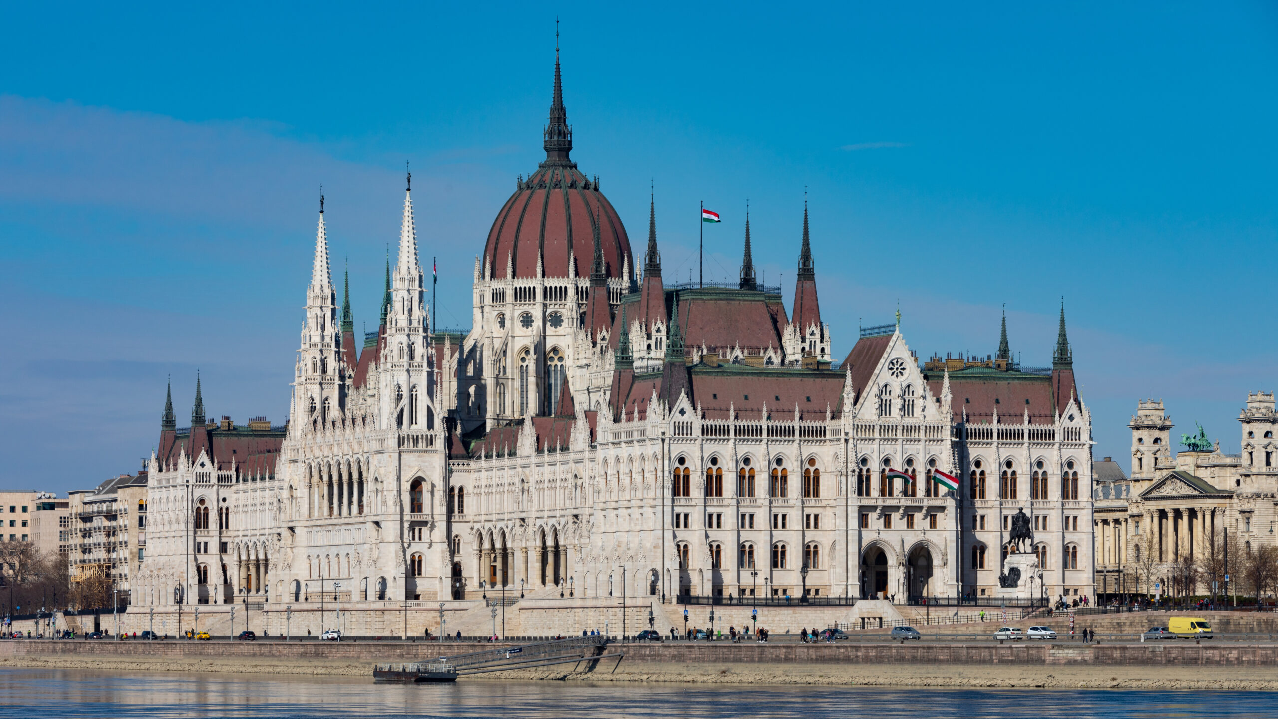 Magyarország szerepe Nyugaton - az új normál hirdetése