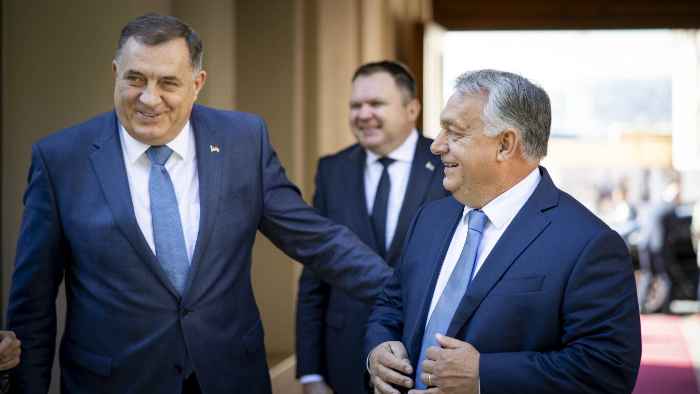 Az Interpol Drops parancs Dodiknak, a boszniai szerb vezetőnek köszönetet mond Orbánnak