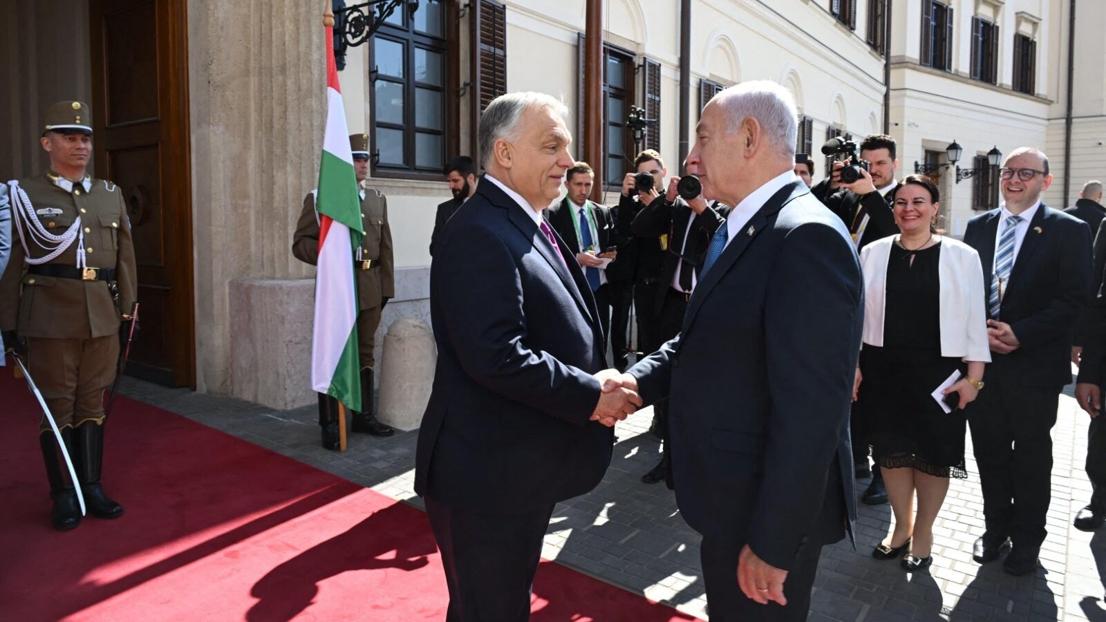 Lauds volt Trump asszisztens, Orbán Nemzetközi Büntetőbíróság kilépése, sürgeti másokat, hogy kövessék