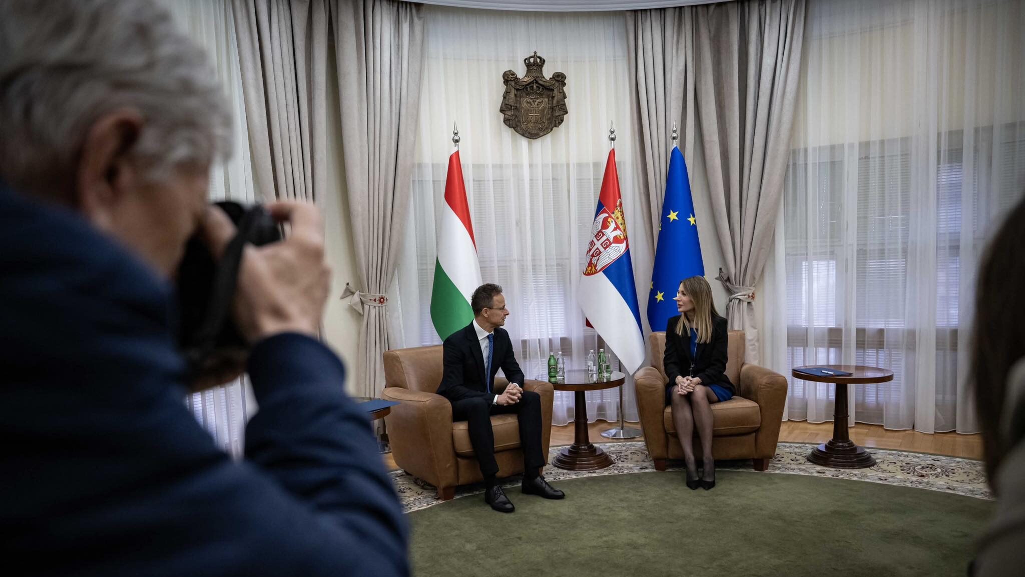 Magyarország, Szerbia az ízületi olajvezeték felépítéséhez