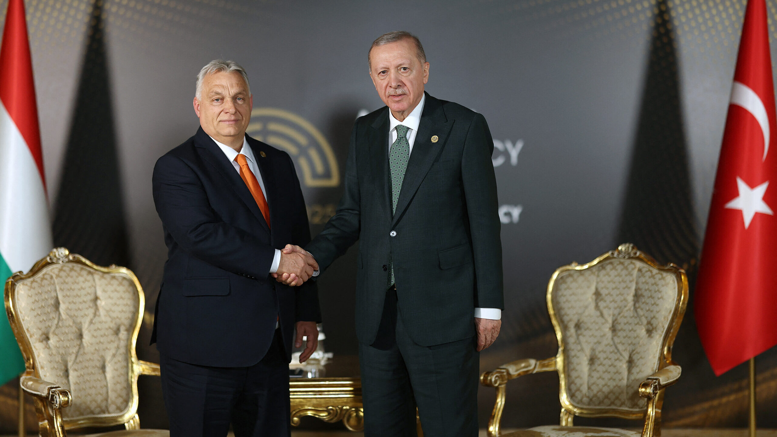 Orbán találkozik Erdoğan-val Türkiye nagyszabású ellenzéki tüntetései közepette