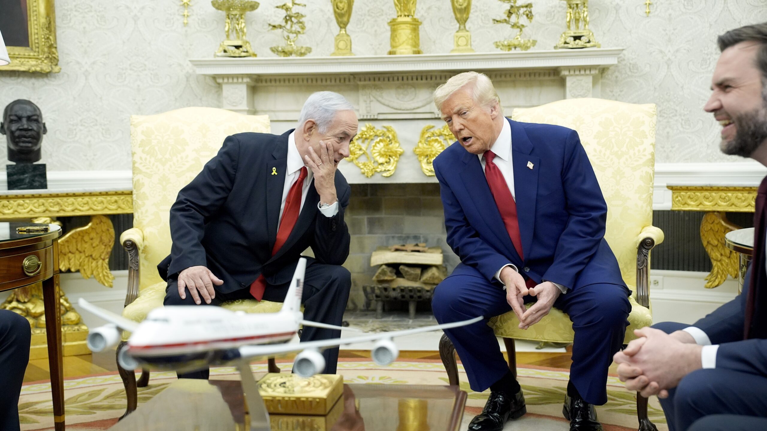 Trump és Netanyahu megvitatják a tarifákat, a kereskedelem egyenlegét és Kínát