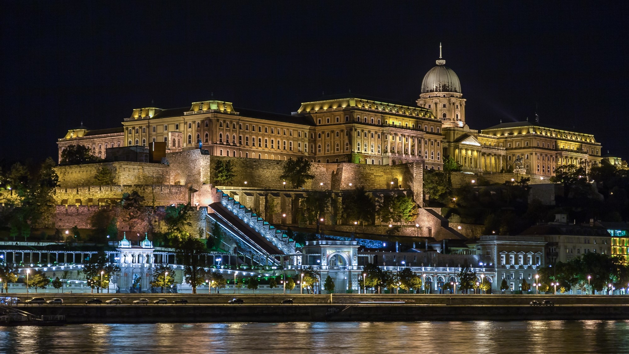 Az új weboldal javítja a látogatói élményt a Buda Castle District -ben
