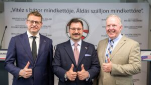 Chris Farrell: Európának ellenállnia kell az autoritárius sodródásnak