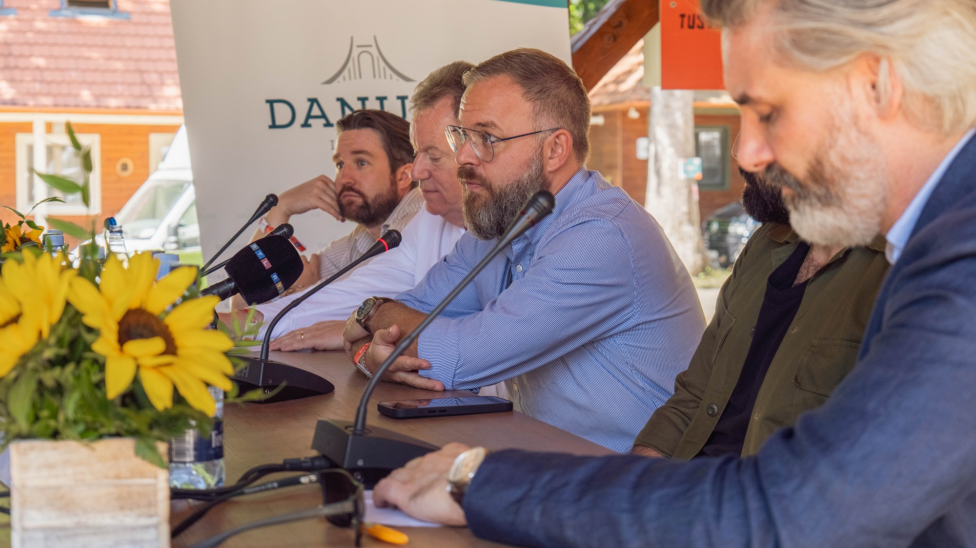 Balags Orbán, Lord Frost és mások az új világrendet tárgyalják a 2025 -ös Tusvámos -ban