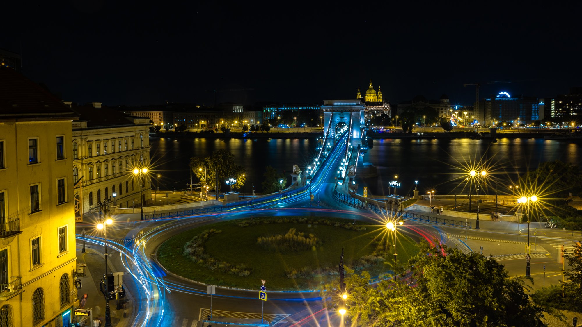 Kettős keringési gazdasági modell, amely megerősíti Magyarország Keystone állam szerepét