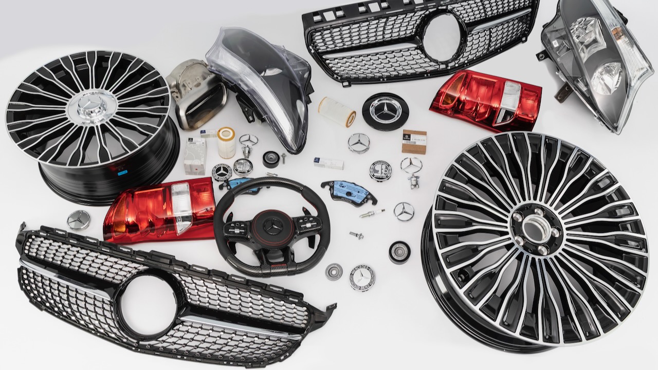 A Mercedes és a hamisítások elleni küzdelem: 2024 -ben több mint 1,5 millió terméket fogtak le