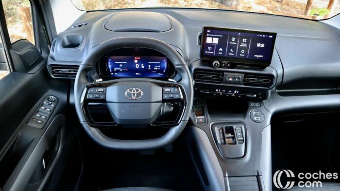 Toyota Proace City Verse 2025 Belső Teszt 23 700x393