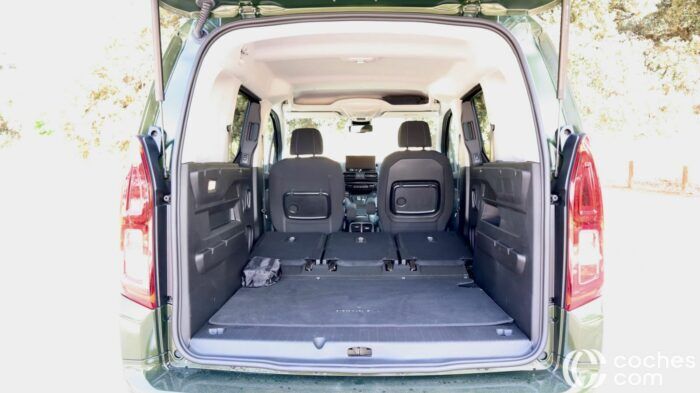 Toyota Proace City Verso 2025 Testvériség teszt 7,700x393