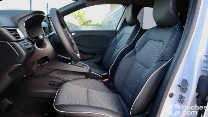 Mitsubishi Colt HEV belső teszt 20 700x393