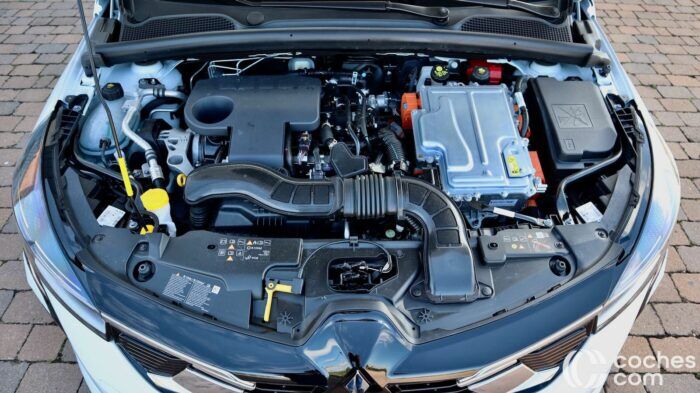 Mitsubishi Colt HEV tesztmotor 1 700x393