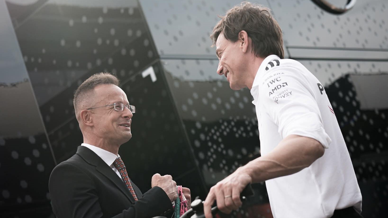 A Mercedes bejelenti a Magyarország legnagyobb autógyárának felépítésének terveit