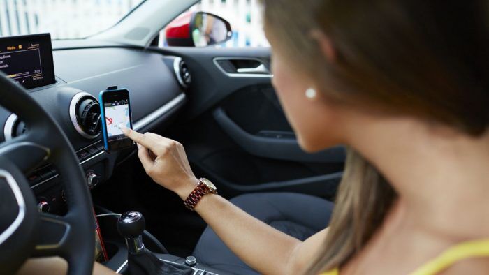 Autós technológia mobil autó 700x394