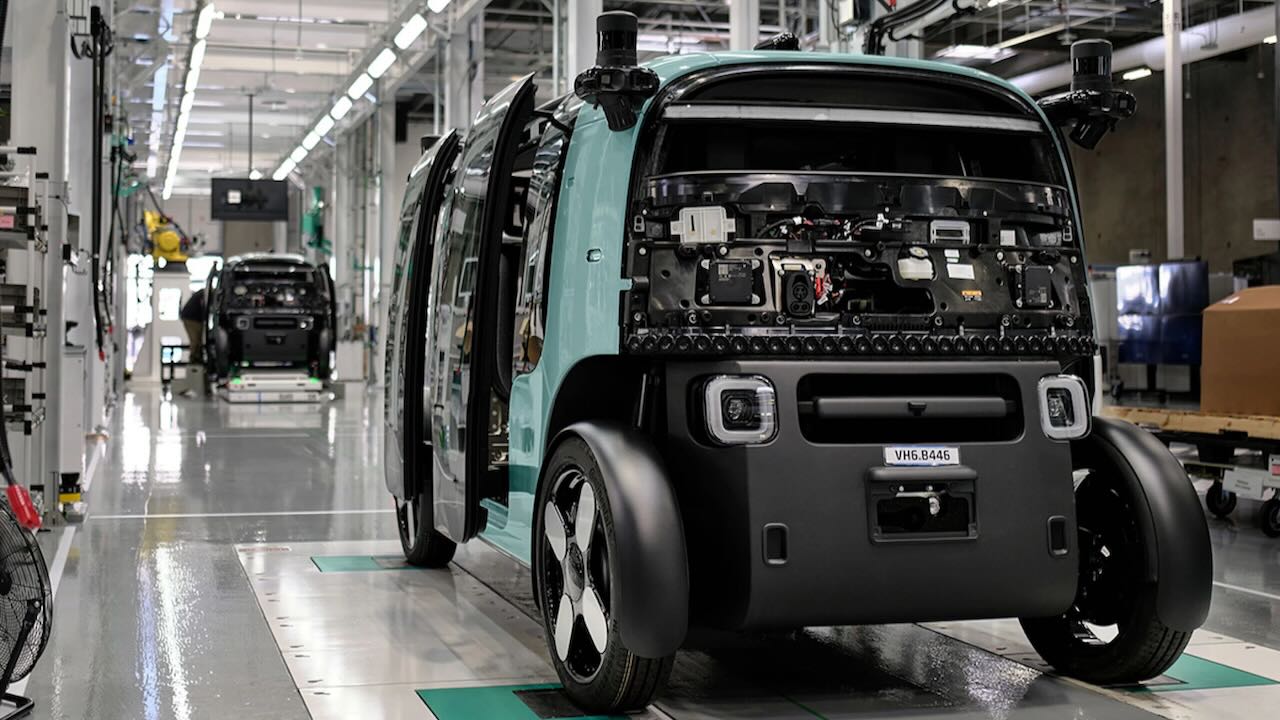 Az Amazon tartja az autonóm taxit: Így évente 10 000 Zoox -ot gyárt