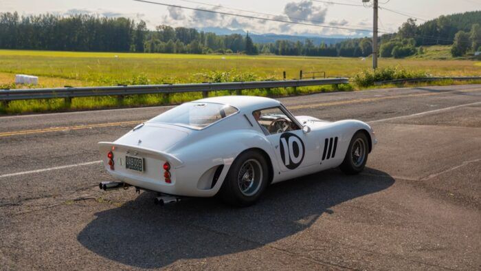 Ferrari 250 GTO Blanco 17 700x394