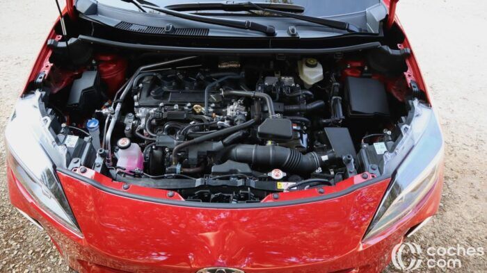 Toyota Yaris Cross 2025 Motor teszt 1 700x393