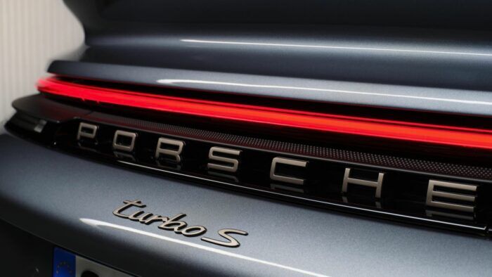 Porsche 911 Turbo S 2025 Részlet 5 700x394