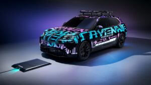 Ez a vezeték nélküli terhelés, amely forradalmasul a Porsche Cayenne Electric mellett