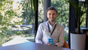 Szingapúrból származó tanulságok a hatékonyságról, az innovációról és a tulajdonjogról – Interjú Rafe Fletcherrel