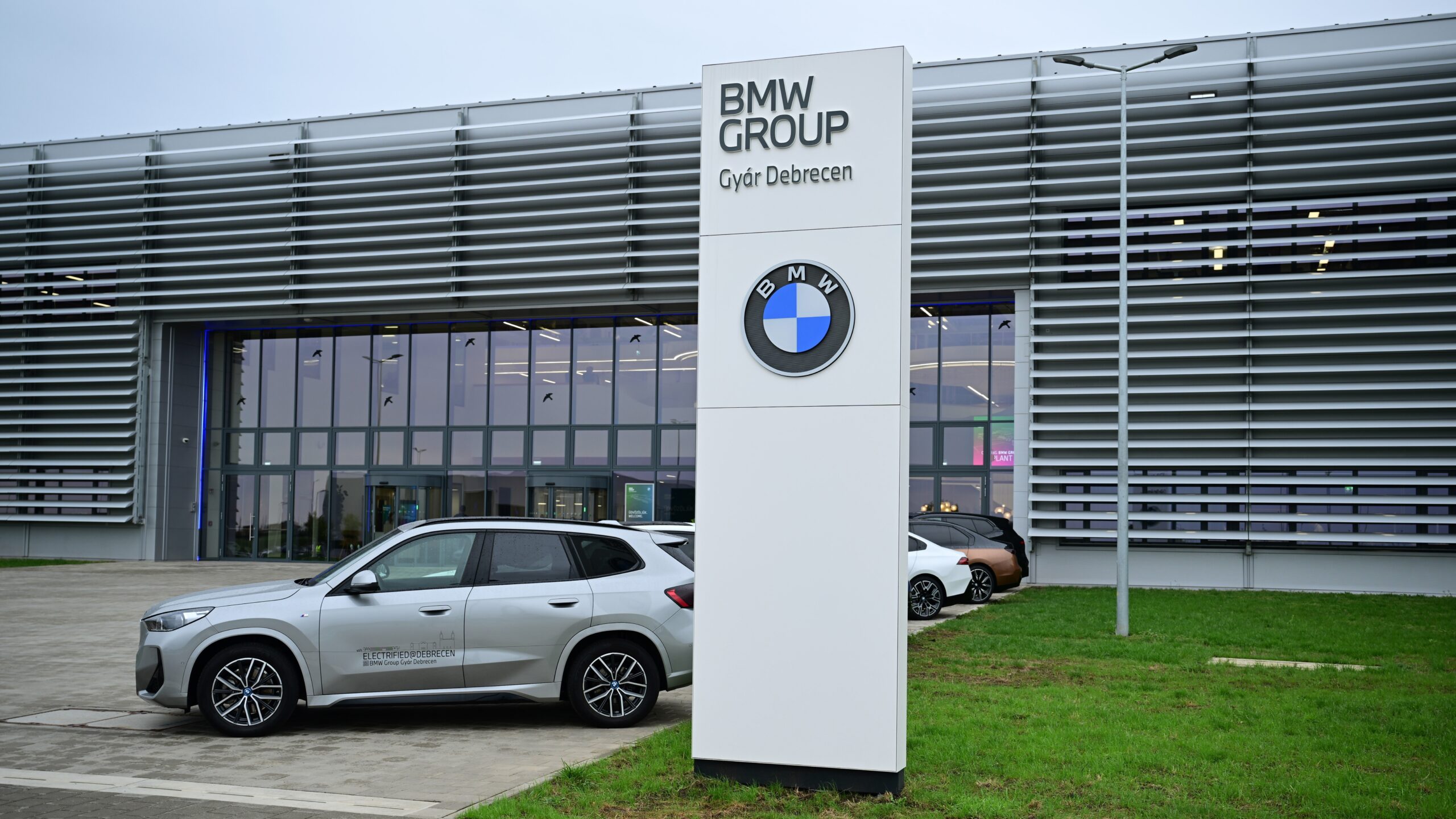A BMW Plant Bread Debrecen felgyorsítja a magyar autóipart