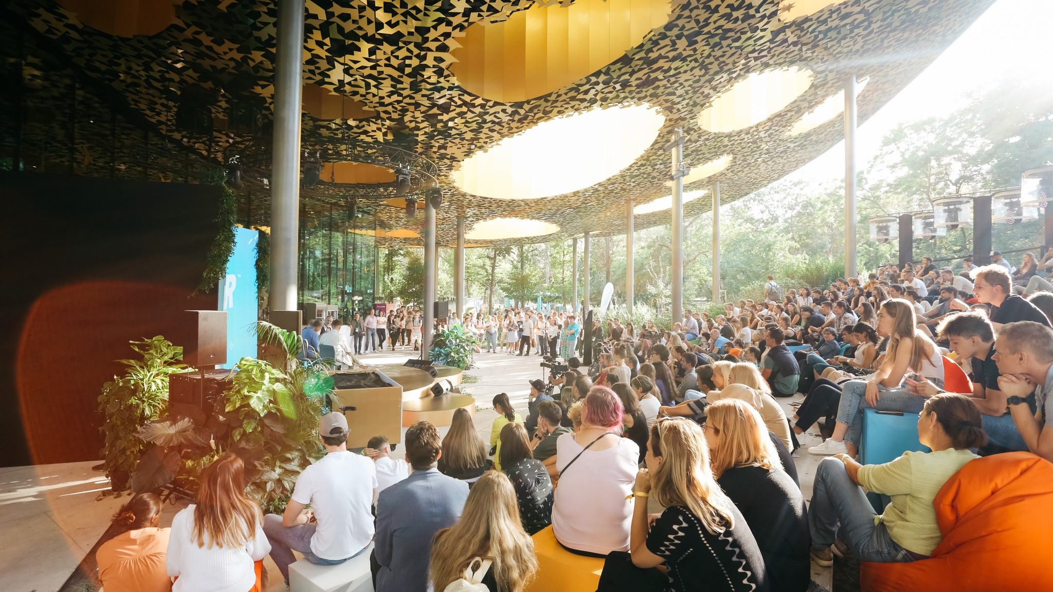 A Brain Bar 2025 merész vitákat és a világ hangszóróit hoz Budapestre