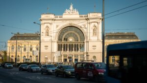 A Keleti vasútállomás felújítás és műszaki késések után újból megnyílik