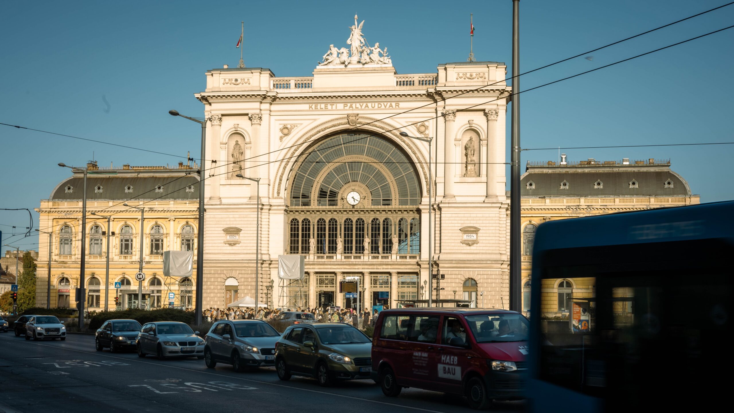 A Keleti vasútállomás felújítás és műszaki késések után újból megnyílik