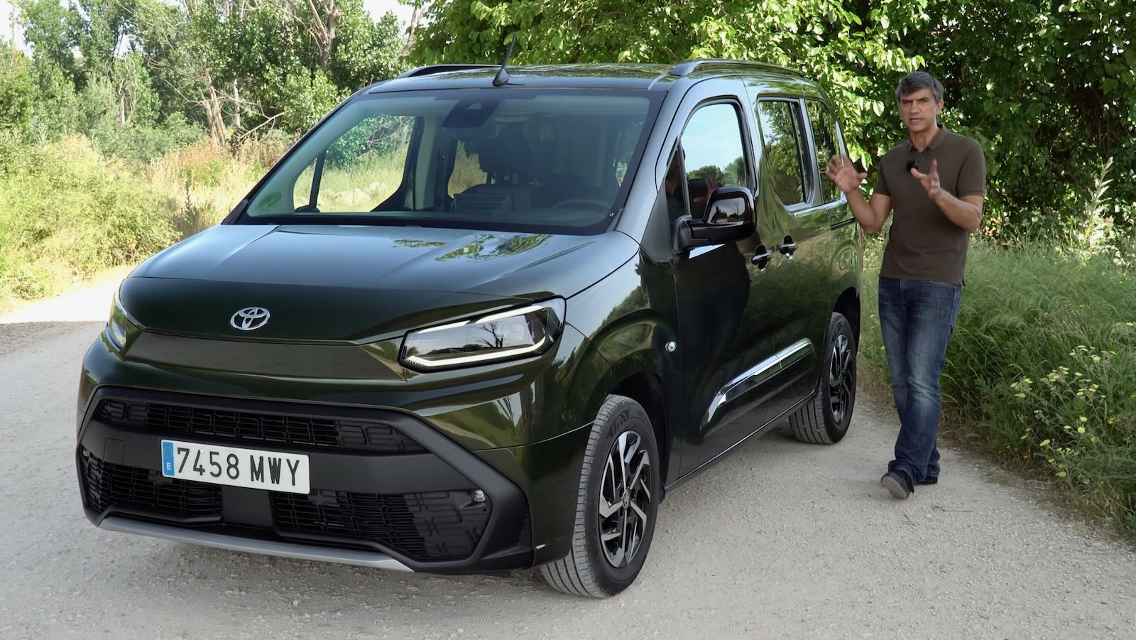 A Toyota Proace City Verse ideális autó a családok számára, problémával a motorháztető alatt (videóval)