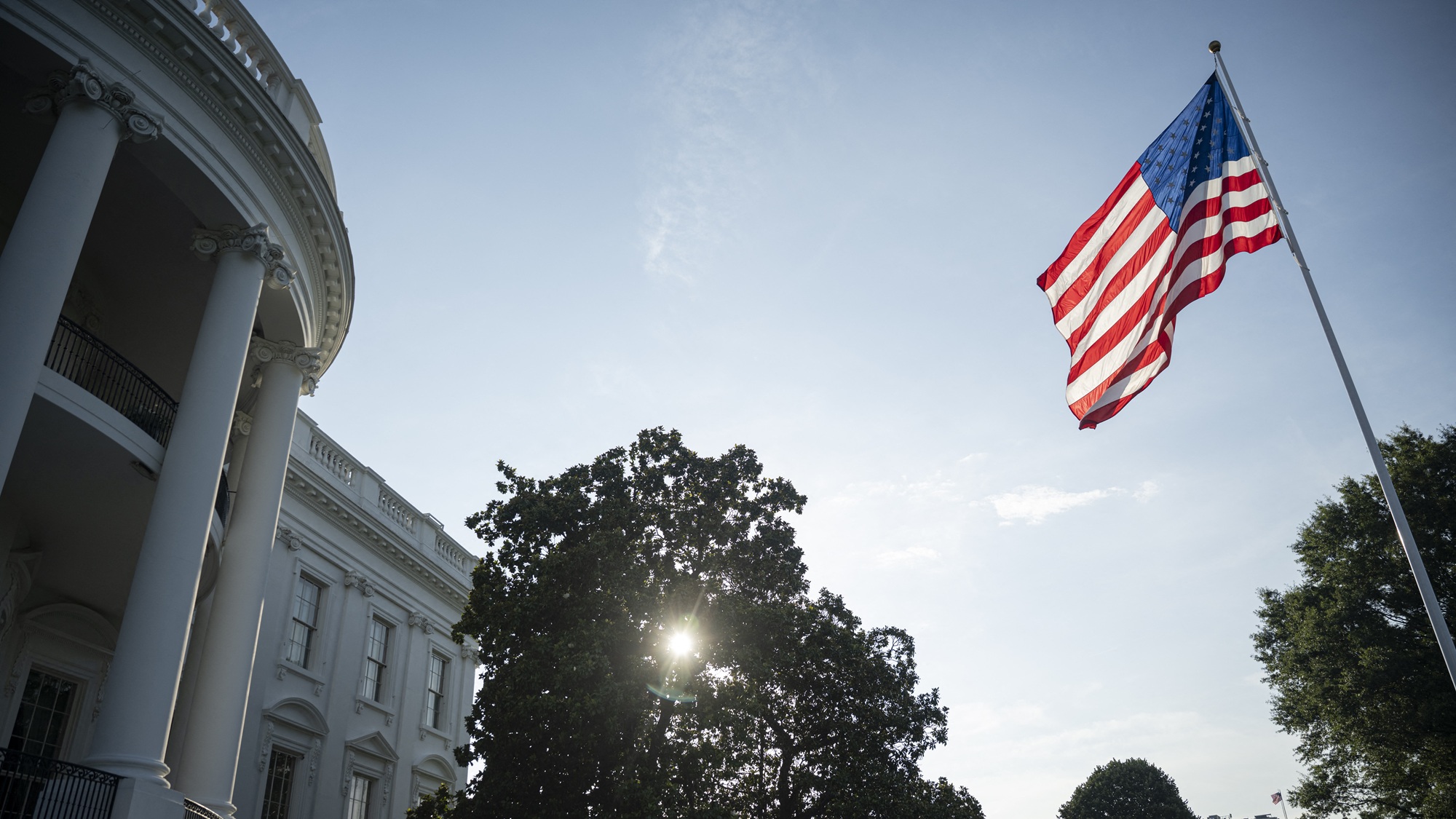 A csillag-spangled szalaghirdetés: Az amerikai nemzeti himnusz jelentése meglepően egyértelmű