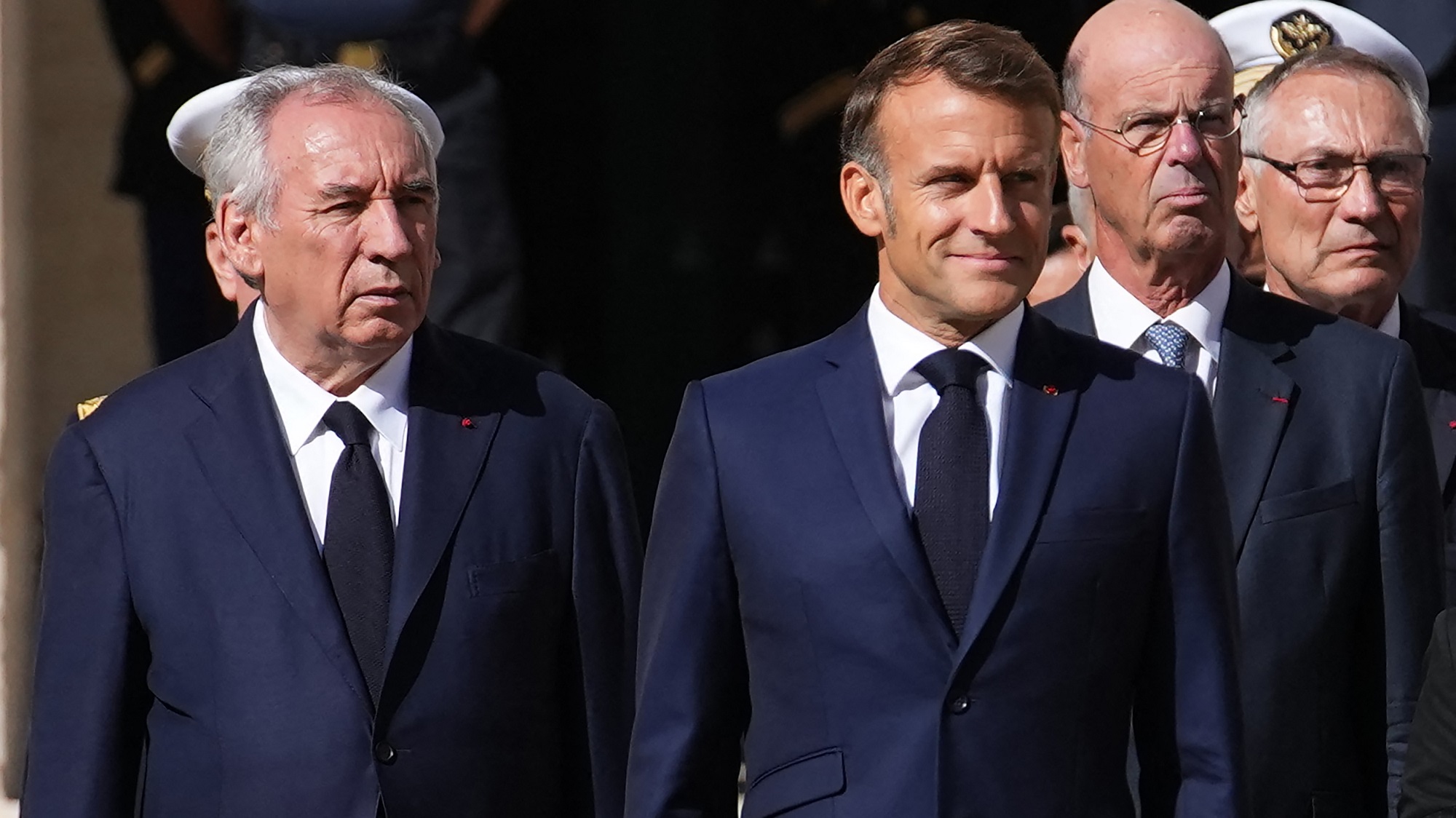 A francia miniszterelnök elhagyta, a kormány összeomlását kiváltva