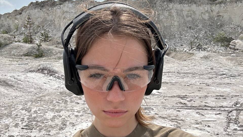 Anna Malygon modell ukrán modellje a hamis háború személyiségét luxus életgé változtatja