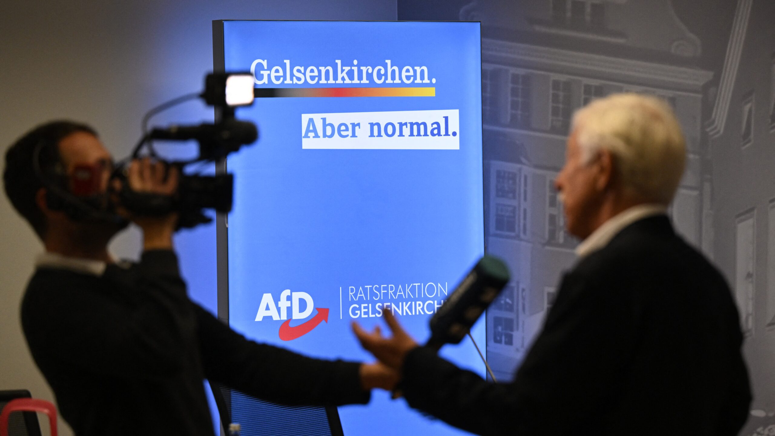 Árnyékok a demokrácia felett: Az AFD jelölt halála felhőt adott az Észak -Rajna -Westphalia választások felett