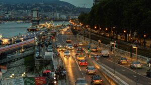 Az ellenőrzési figyelmeztetések Budapest 2025 végéig fizetésképtelenséggel szembesülhetnek