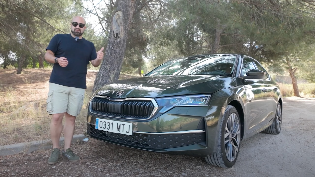 Az ipar elfelejti -e a praktikusságot a tervezés javára? A Skoda Octavia továbbra is megtartja a józanságot