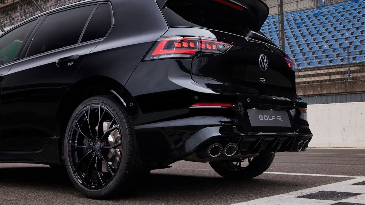 Volkswagen Golf R 2024 32