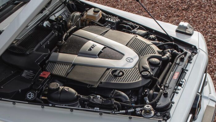 Mercedes Motor V12 2 700x394