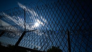 „Csak egy rossz választás”: A tudatosság kampánya a migráció veszélyeiről