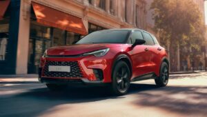 Lexus LBX Vibrant Edition: sportos vonások a család legkisebbje számára