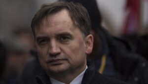 Amikor a korrupció elleni küzdelem bűncselekménygé válik: Tusk globalista rendszerének logikája