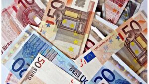 Az EU hulladékát a magyar adófizetők finanszírozzák – 6 milliárd eurót tévedtek el az Európai Számvevőszék megállapításai szerint