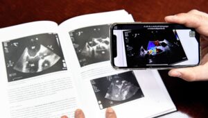 Mesterséges intelligencia integrálva az okos tankönyvekbe szerte Magyarországon