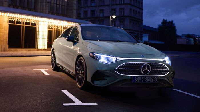 Mercedes CLA Hybrid 3 700x394