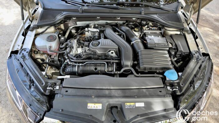 Skoda Octavia Combi MHEV Design Motor teszt 1 700x393