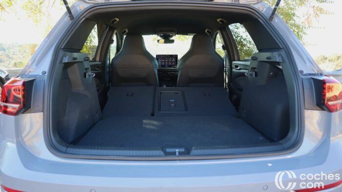 Volkswagen Golf R Line csomagtartó teszt 5 700x393