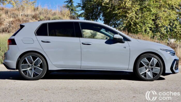 Volkswagen Golf R Line Test 1 700x394