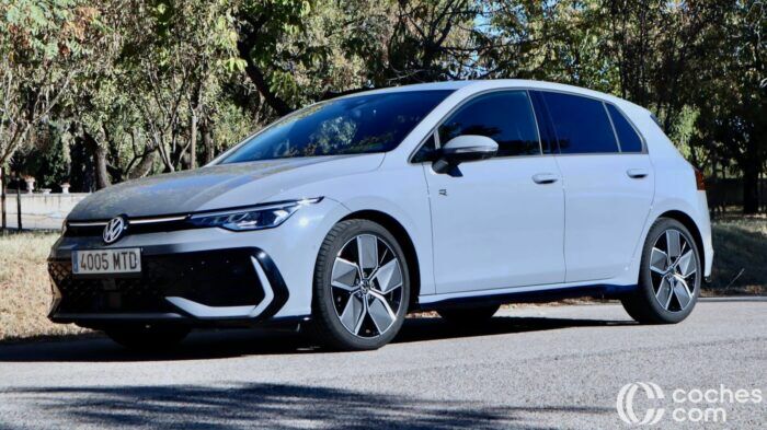 Volkswagen Golf R Line Test 12 700x393