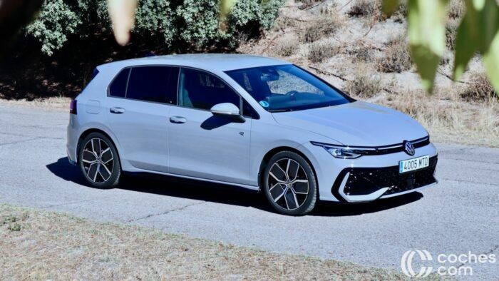 Volkswagen Golf R Line Test 9 700x394