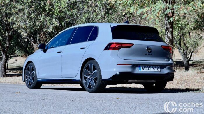 Volkswagen Golf R Line Test 13 700x393