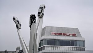 A Porsche Hungaria 20 millió eurós bővítést indít a Budaörsi Logisztikai Központban